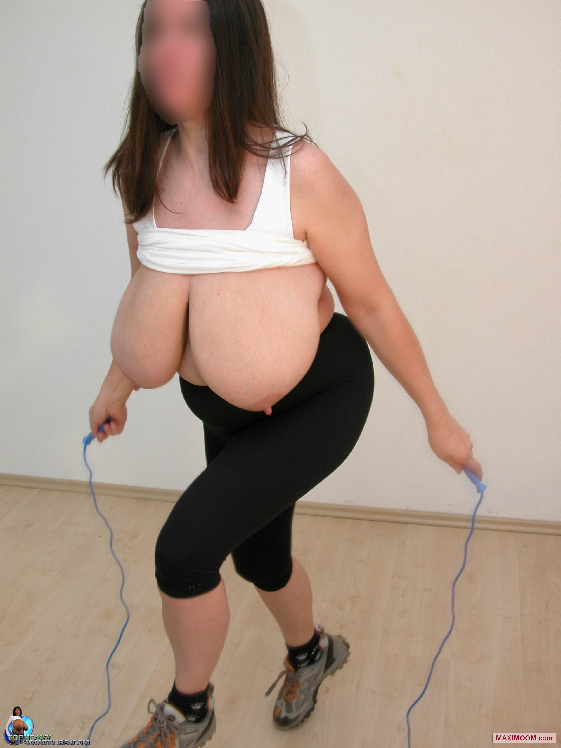 Big tits jump rope